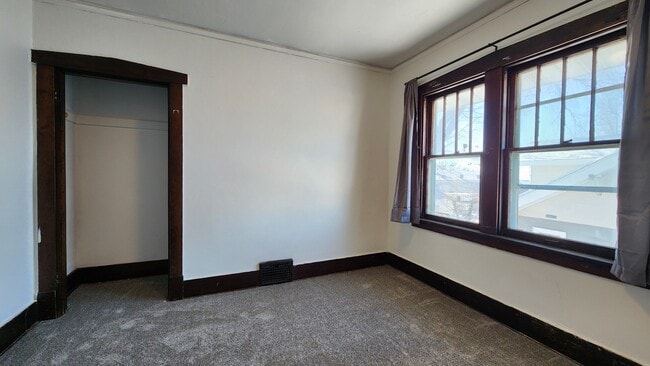 Building Photo - 1316 3rd Ave N