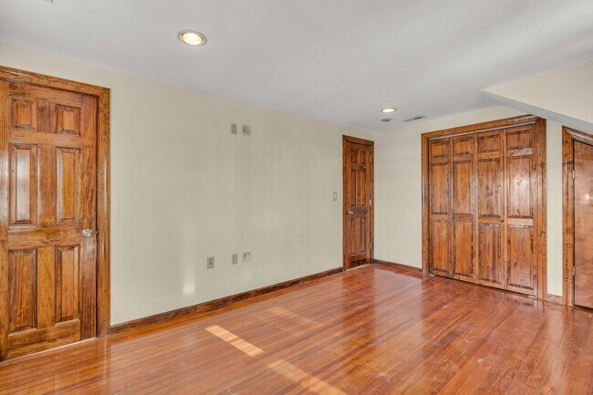 Primary Photo - 9 Old Wood Rd