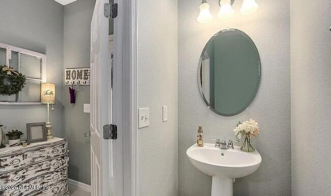 Building Photo - 7038 Buroak Ct