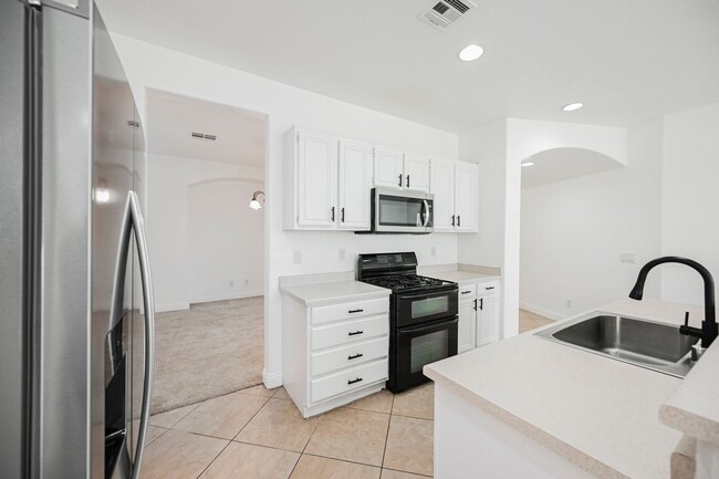 Building Photo - Welcome Home!  One Store Home