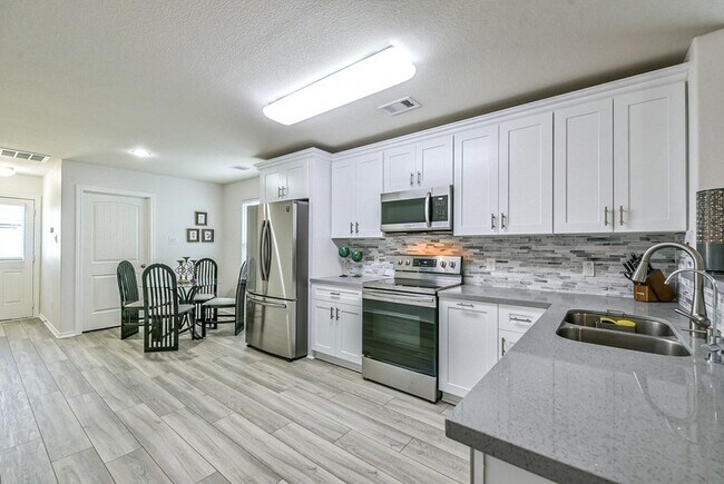 Building Photo - 13706 Corken Way Ct