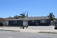 Building Photo - 5192 Robinwood Dr