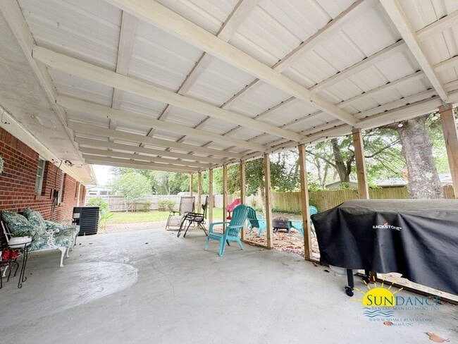 Building Photo - Updated 3-Bedroom Home in desirable Kenwood neighborhood!