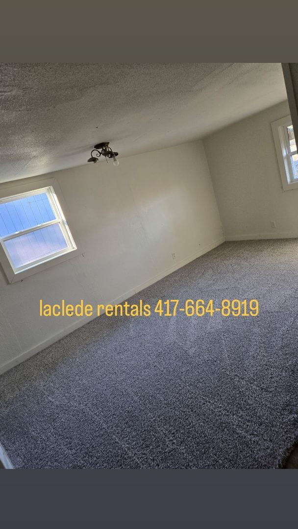 Building Photo - 2 BEDROOM 1 BATHROOM HOUSE FOR RENT