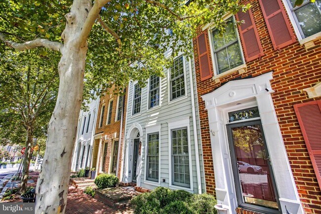Building Photo - 1703 Potomac Greens Dr