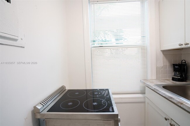 Building Photo - 444 Ponce de Leon Blvd