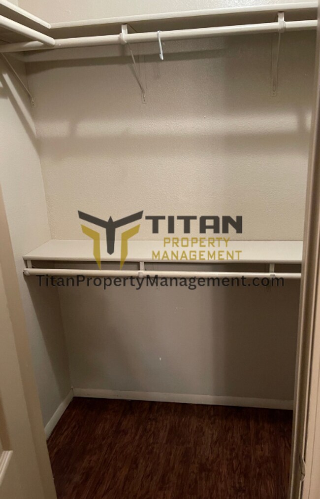 Building Photo - One Bedroom apartment