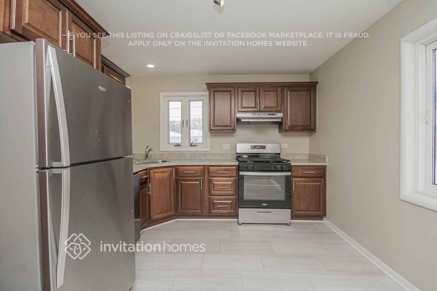 Building Photo - 368 N Biermann Ave