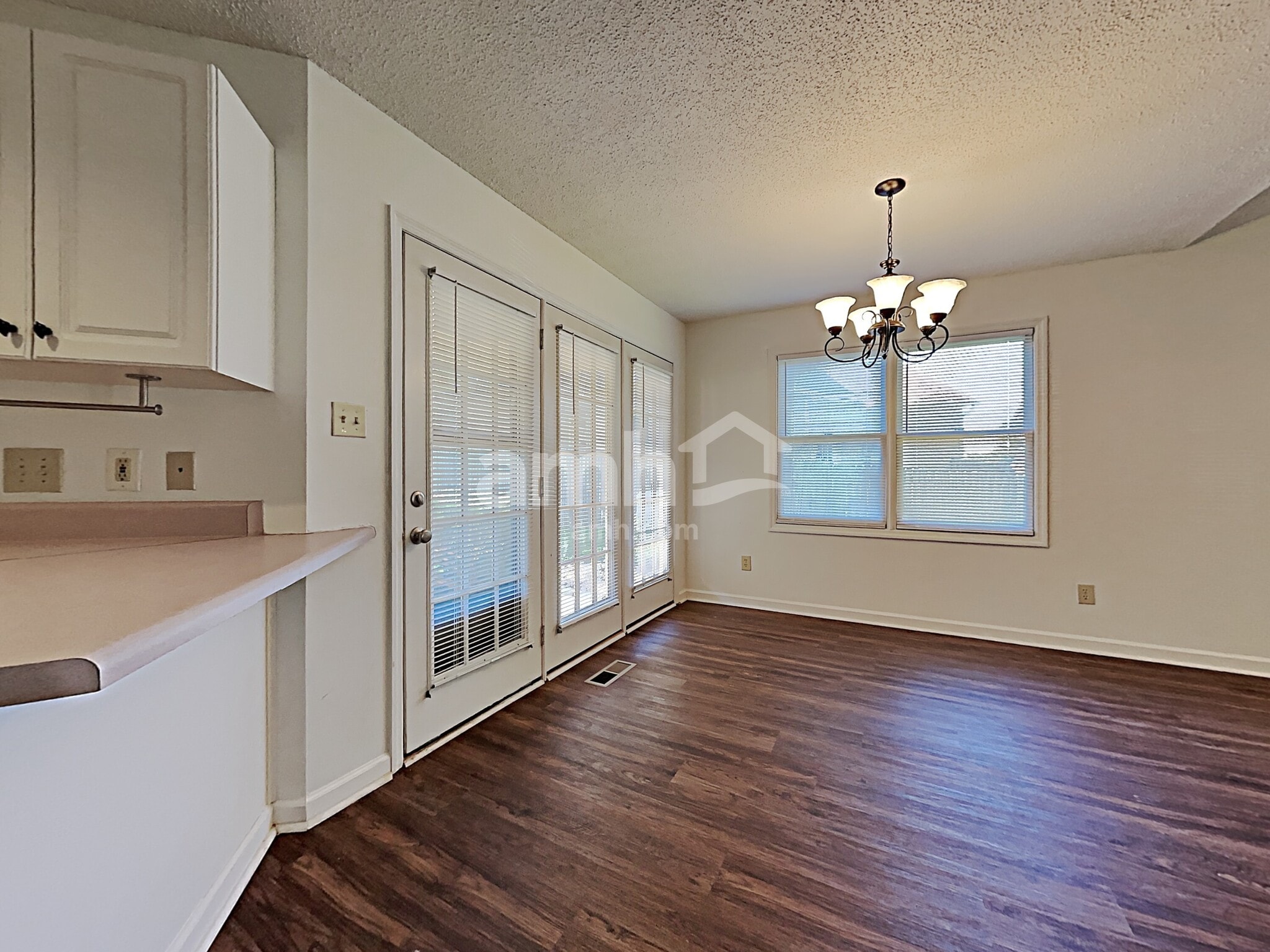 Building Photo - 3705 Stoneridge Dr