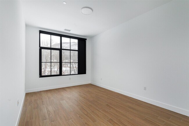 Building Photo - 200 Arno Dr