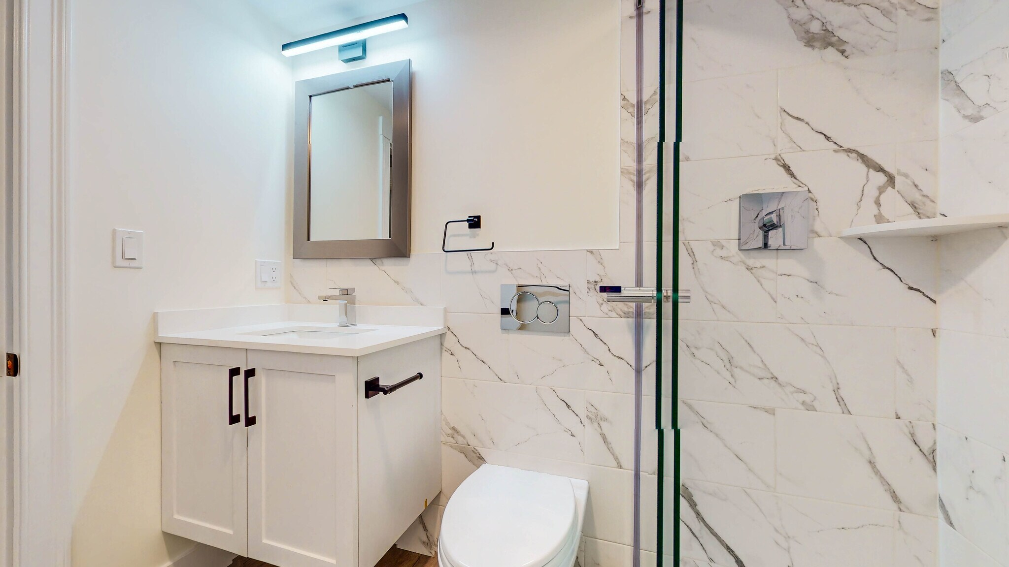 Building Photo - 131 Sherman St