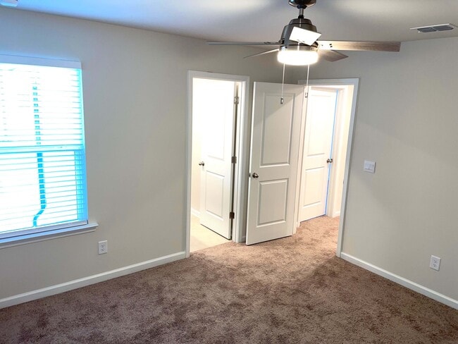 Building Photo - 1642 Villageside Ct