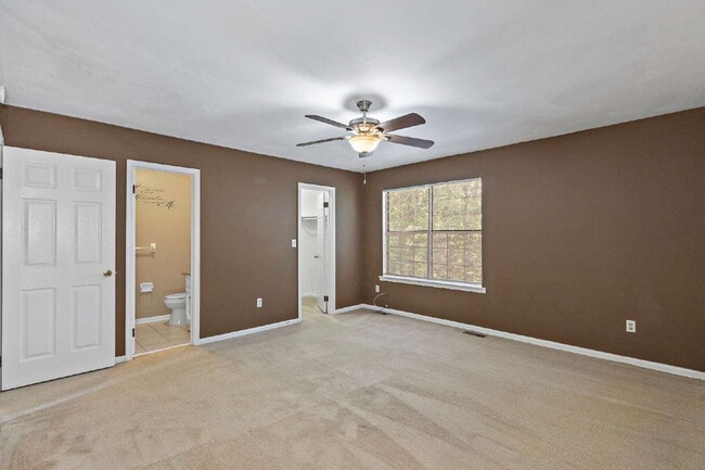 Building Photo - Churchland Townhouse