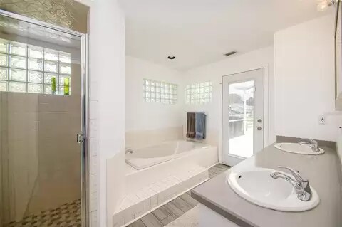 Building Photo - 8725 Scandinavia Blvd