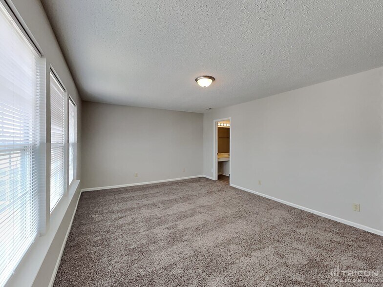 Building Photo - 2279 Westmere Dr