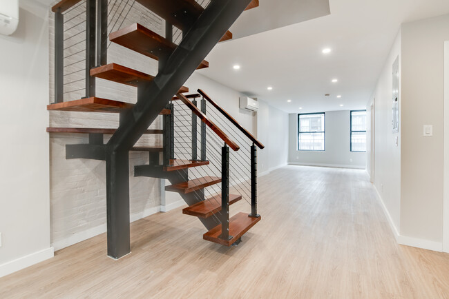 Building Photo - 179 Mott St