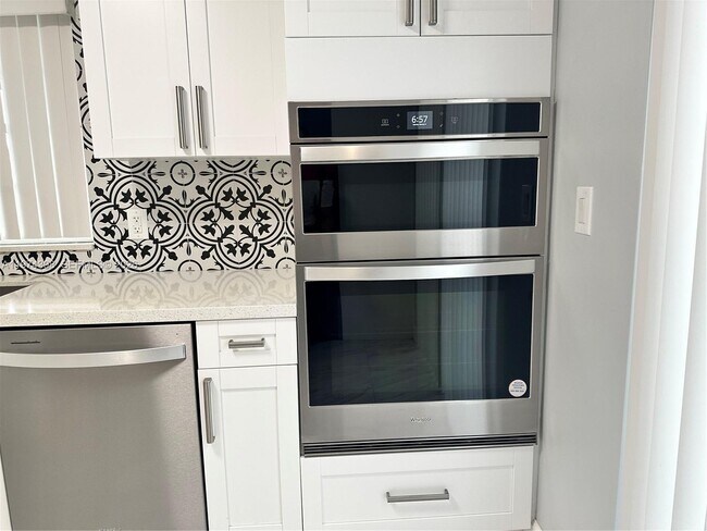 Building Photo - 14024 SW 148th Ln