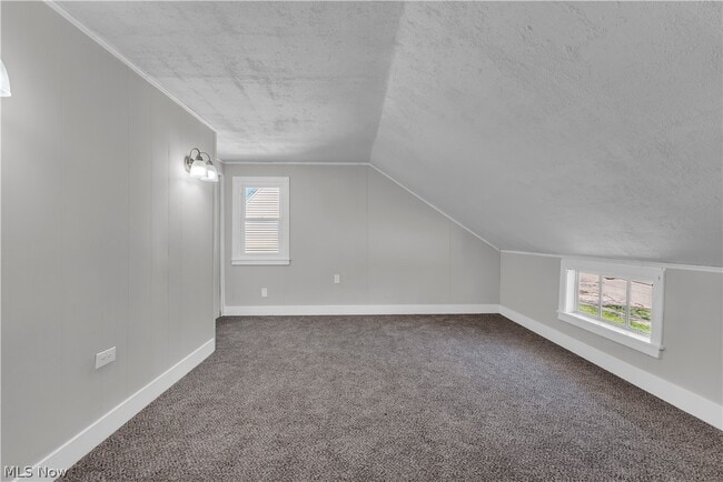 Building Photo - 20117 Butternut Ln