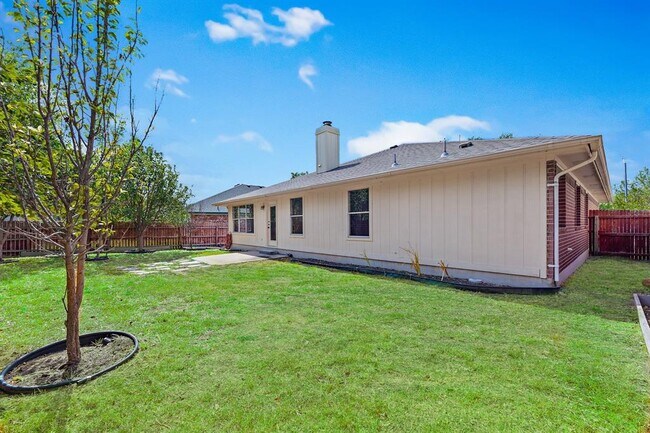 Building Photo - 1208 Lochaline Loop