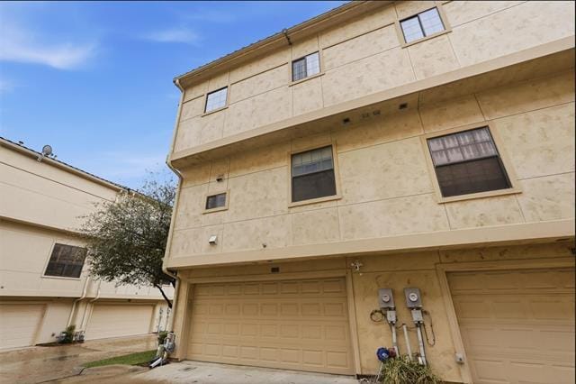 Building Photo - 1020 Pavillion St