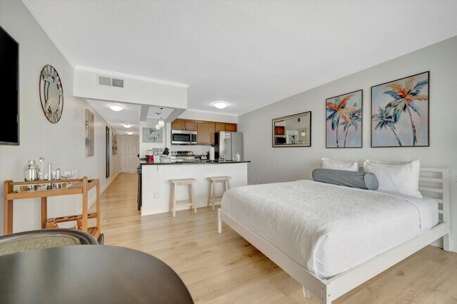 Primary Photo - 2506 N Rocky Point Dr