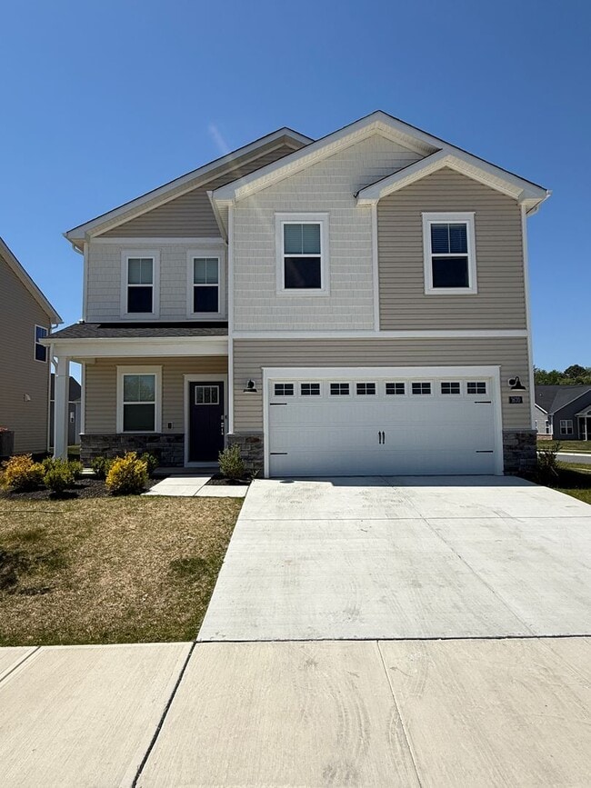 Building Photo - 1670 Lake Placid Dr