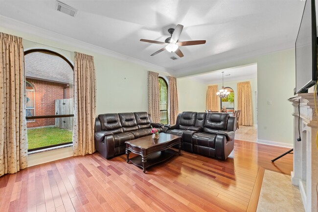 Building Photo - 5102 E Pagewick Dr