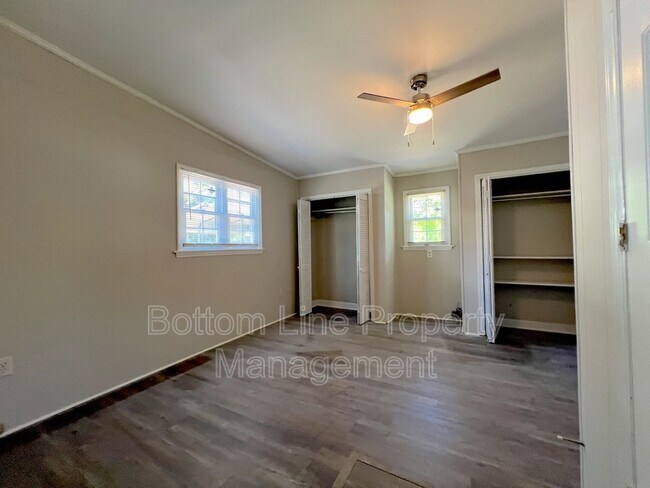 Building Photo - 801 Ridgedale Ct