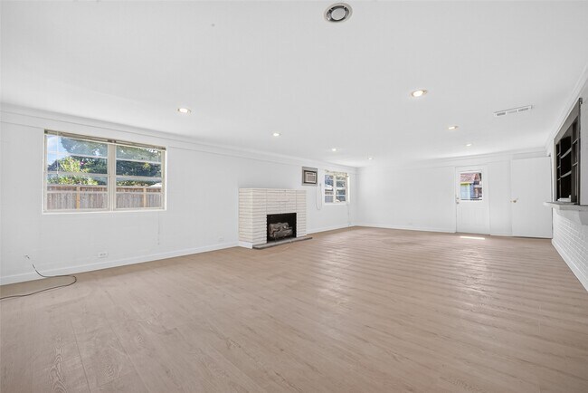 Building Photo - 6131 Birdwood Rd