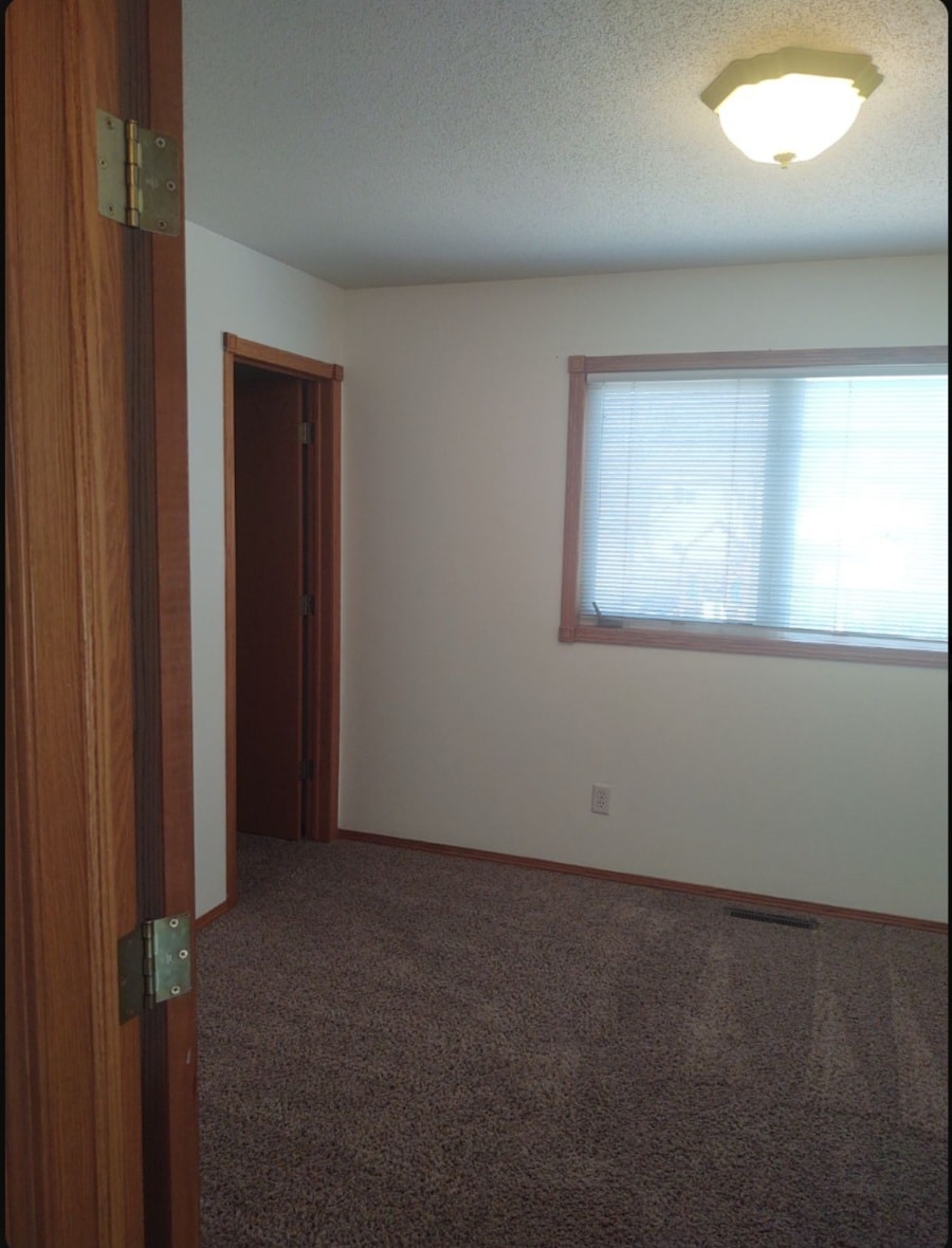 Building Photo - 3029 Stonewall Dr