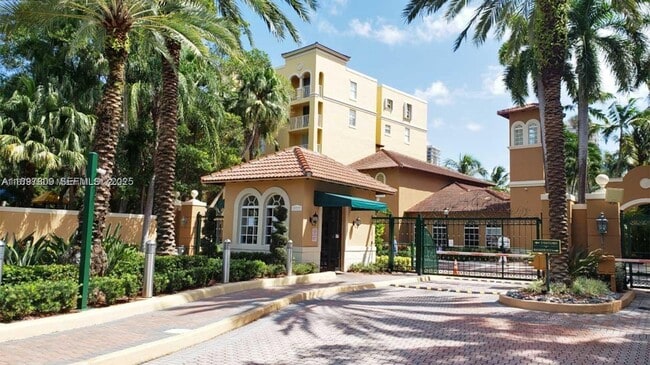 Building Photo - 19501 E Country Club Dr