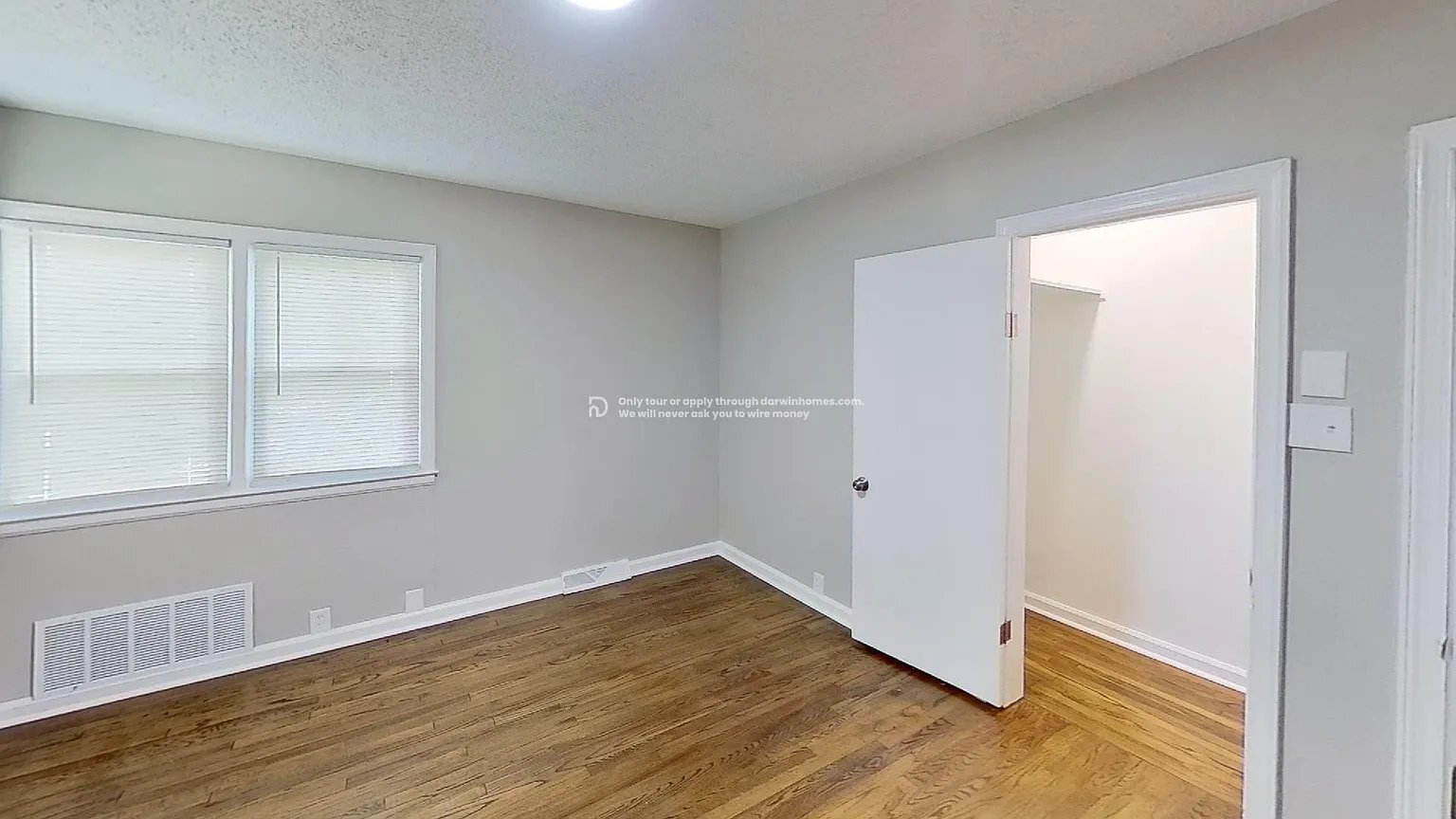 Building Photo - 4425 S Cottage Ave