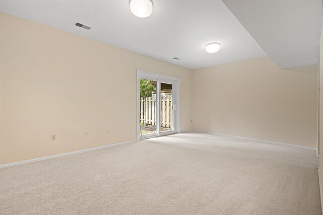 Building Photo - 11740 Stonegate Ln