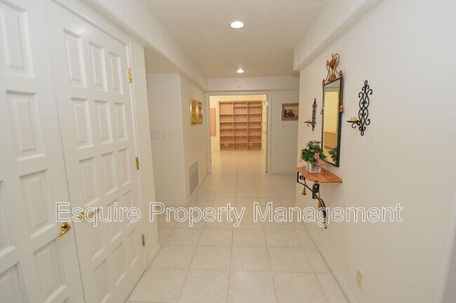 Building Photo - 31 Alviso Dr