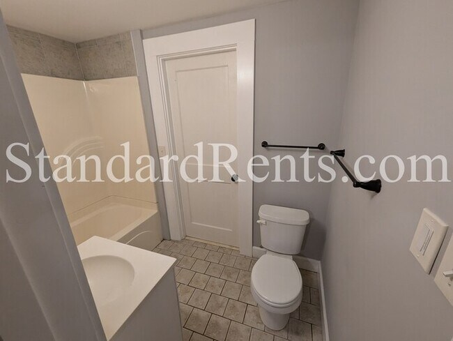 Building Photo - Cute Bungalow in Colonial Hills Neighborhood