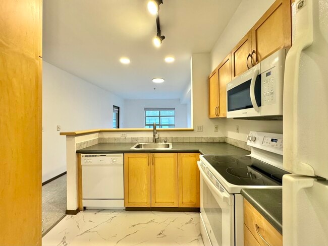 Building Photo - 111 108th Ave NE