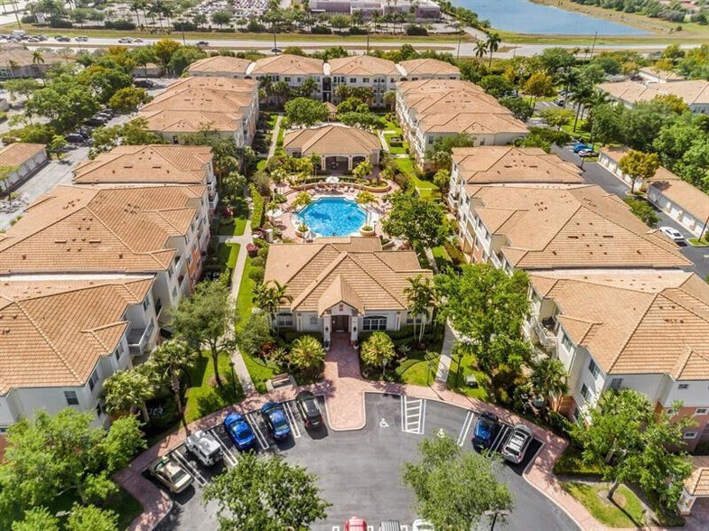 Building Photo - 9857 Baywinds Dr