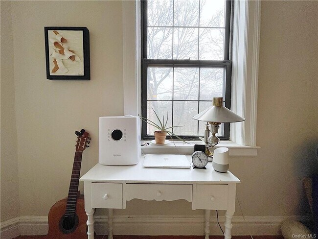 Building Photo - 14 N Chatsworth Ave