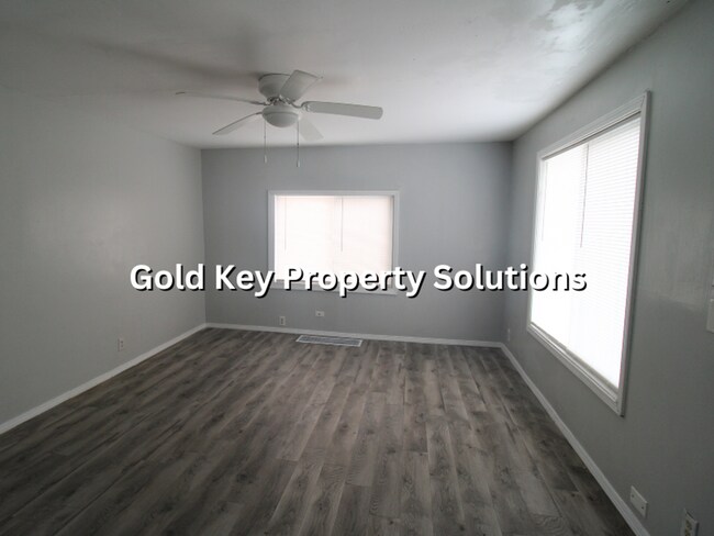 Building Photo - COMING SOON!! 2 BR 1 BA House with New Flooring and Paint (SECTION 8 APPROVED)