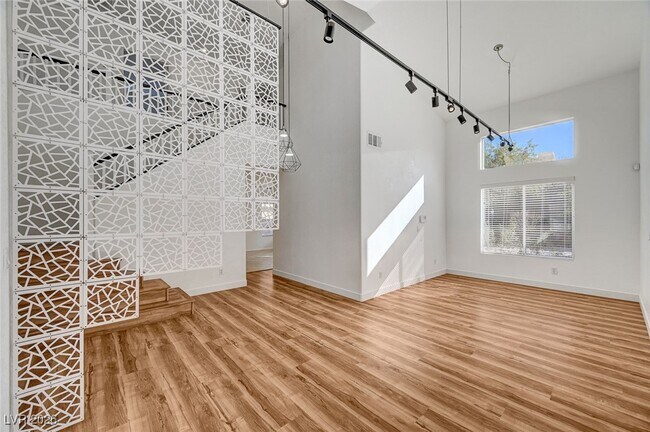 Building Photo - 2403 Rue De Versailles