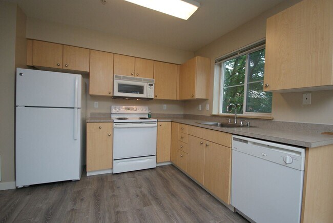 Building Photo - 4902 Aurora Ave N