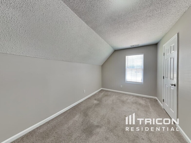 Building Photo - 1090 Augusta Woods Dr