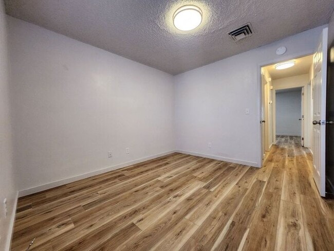 Building Photo - Renovated Cozy 2-Bedroom Duplex | Move In Now – Next Month’s Rent is Waived!