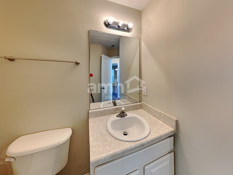 Building Photo - 501 Hawk Eye Ct