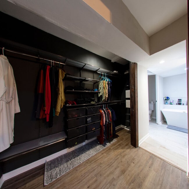 Building Photo - 1373 Benteen Way SE