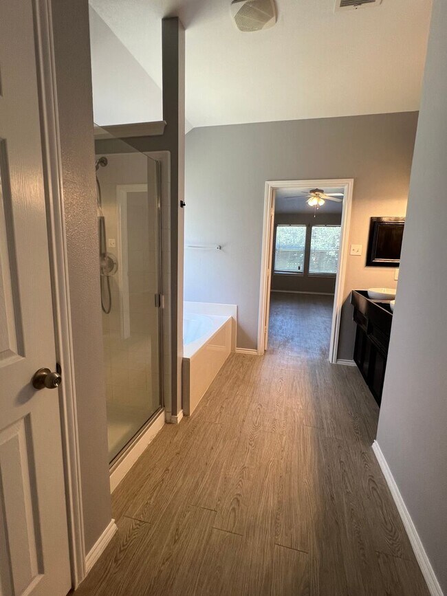 Building Photo - Eagle Springs Home Ready for Immediate Occupancy