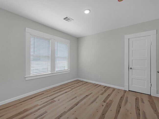 Building Photo - 4517 White Rock St