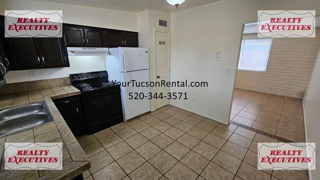 Building Photo - April Move in Special $0 Deposit required - Country Club & Fort Lowell area - 2 Beds 1 bath with AC