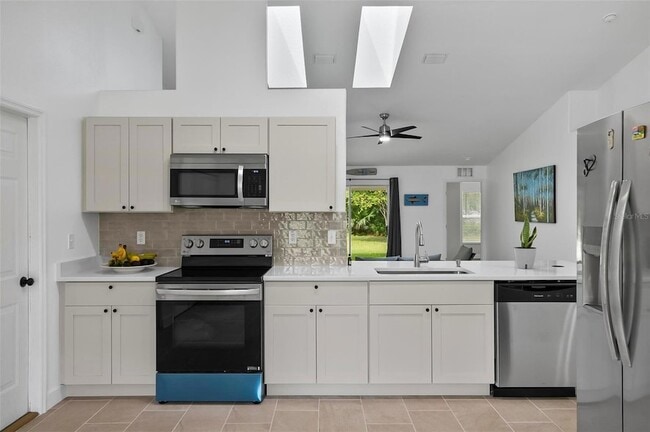 Building Photo - 64 Radcliffe Dr