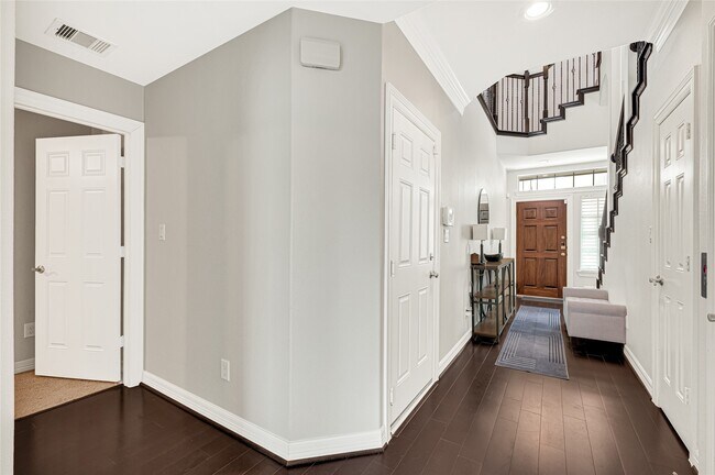 Building Photo - 2815 King's Retreat Cir